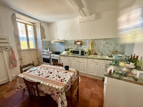 Jegun - Jolie maison de village avec grand garage et possibilité terrasse