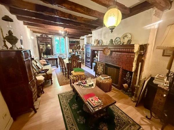 Jegun - Jolie maison de village avec grand garage et possibilité terrasse