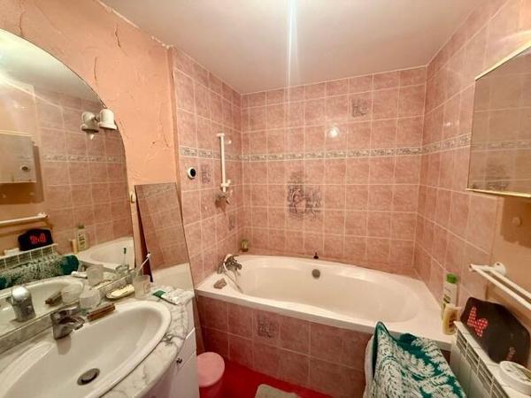 Jegun - Jolie maison de village avec grand garage et possibilité terrasse