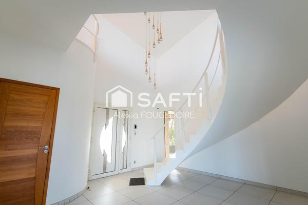 MAGINIFIQUE MAISON ARCHITECTE AVEC PISCINE