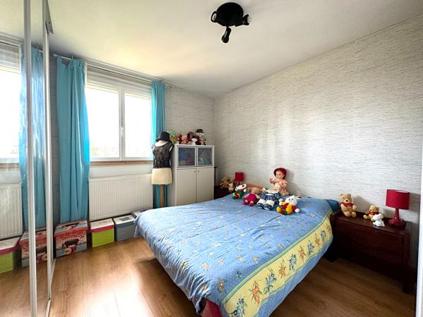 Appartement 3 pièces (82 m²) à vendre à SAINT PRIEST EN JAREZ