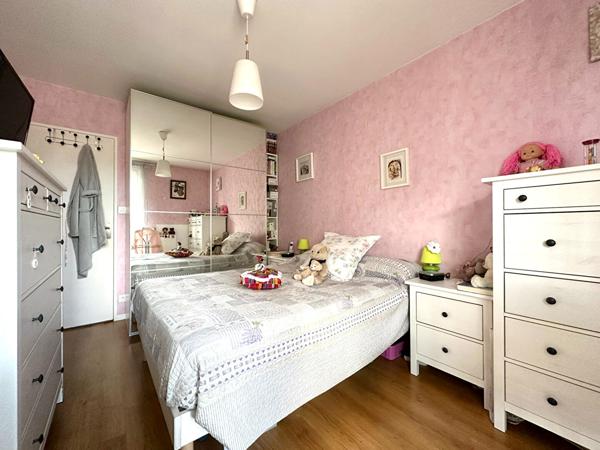 Appartement 3 pièces (82 m²) à vendre à SAINT PRIEST EN JAREZ