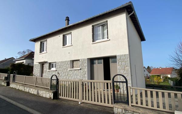 Maison à vendre    5 pièces •  Magnac-Bourg