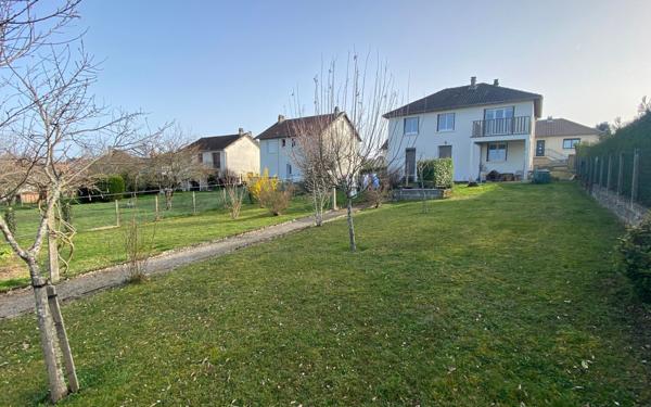 Maison à vendre    5 pièces •  Magnac-Bourg