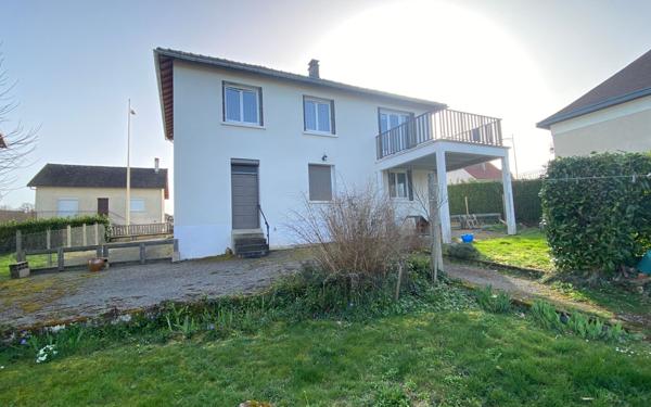 Maison à vendre    5 pièces •  Magnac-Bourg