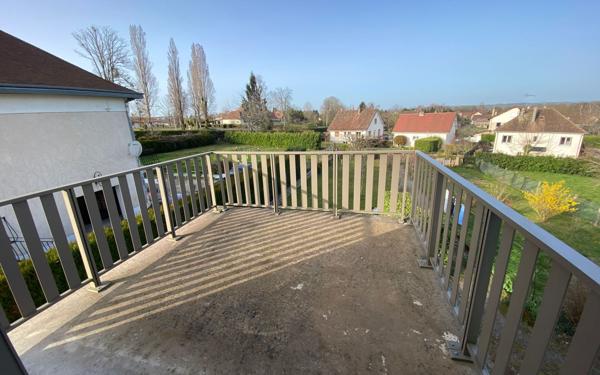 Maison à vendre    5 pièces •  Magnac-Bourg