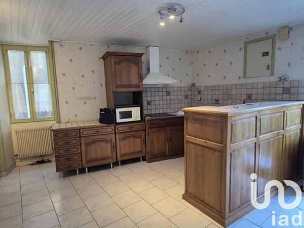 Maison 7 pièces de 165 m² à Aigre (16140)