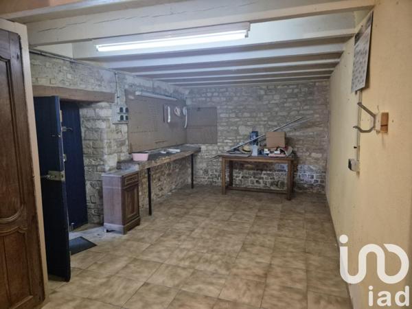 Maison 7 pièces de 165 m² à Aigre (16140)