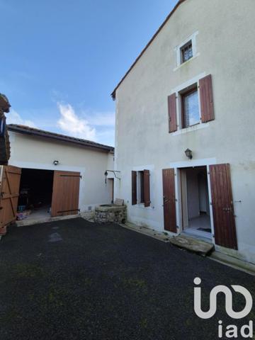 Maison 7 pièces de 165 m² à Aigre (16140)