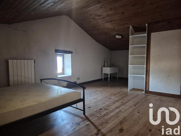 Maison 7 pièces de 165 m² à Aigre (16140)