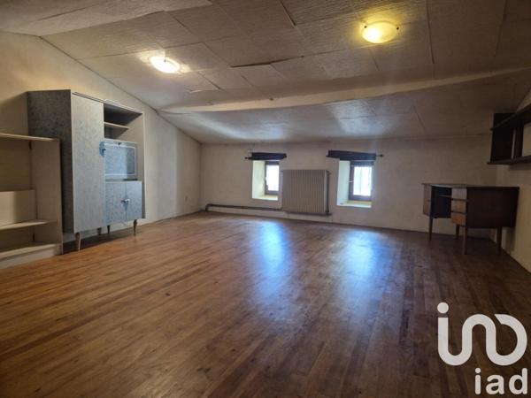 Maison 7 pièces de 165 m² à Aigre (16140)