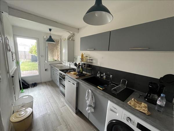 Maison à louer 741 € CC ANGOULEME 3 p 97 m² DPE E