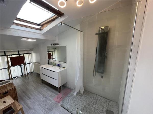 Maison à louer 741 € CC ANGOULEME 3 p 97 m² DPE E