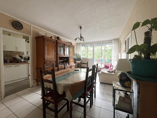 Appartement lumineux avec balcon sur parc arboré – Mérignac
