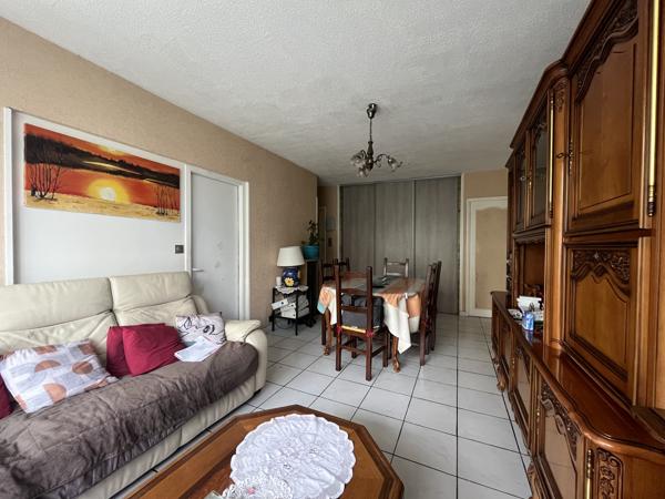 Appartement lumineux avec balcon sur parc arboré – Mérignac