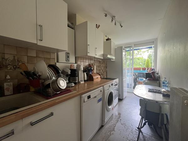Appartement lumineux avec balcon sur parc arboré – Mérignac