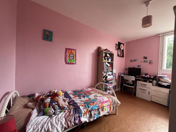 Appartement lumineux avec balcon sur parc arboré – Mérignac