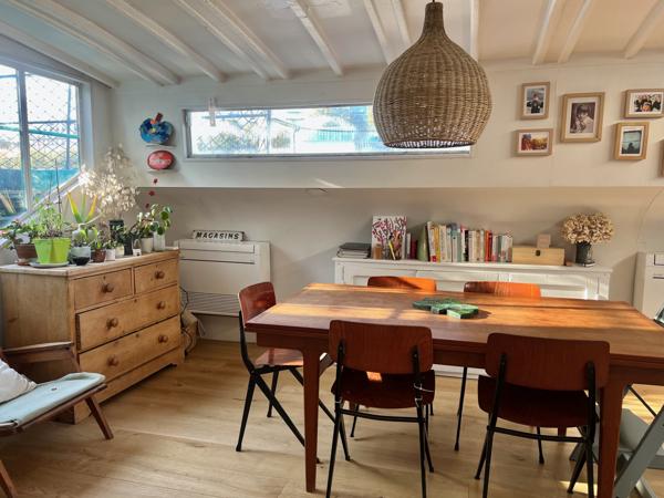 Paris (75012) Grand loft familial avec terrasse panoramique aménagé dans une péniche navigante