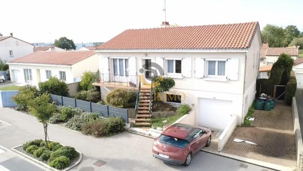 Les Herbiers Belle maison familiale sur sous-sol avec 6 chambres