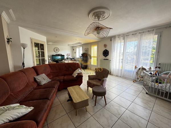 Les Herbiers Belle maison familiale sur sous-sol avec 6 chambres
