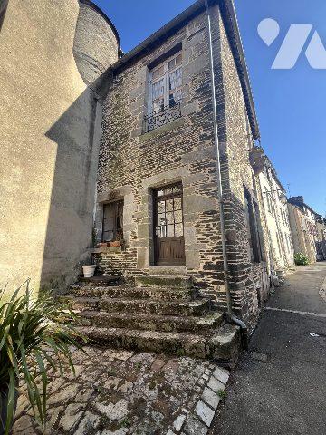 Maison d’habitation de charme, mitoyenne