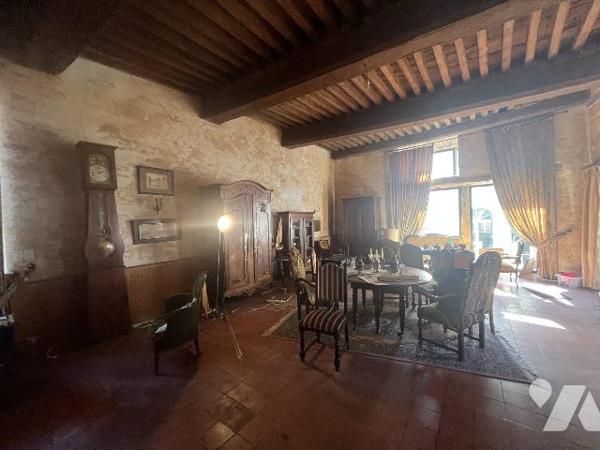 Maison d’habitation de charme, mitoyenne