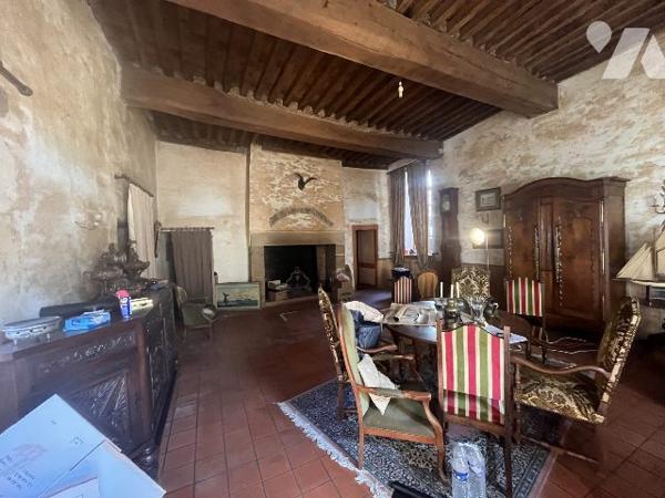 Maison d’habitation de charme, mitoyenne