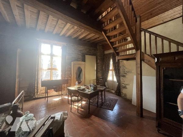 Maison d’habitation de charme, mitoyenne