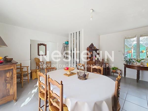 Maison à vendre à Saint-Martin-de-Crau, dans un quartier calme proche du centre.