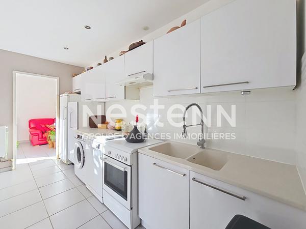 Maison à vendre à Saint-Martin-de-Crau, dans un quartier calme proche du centre.