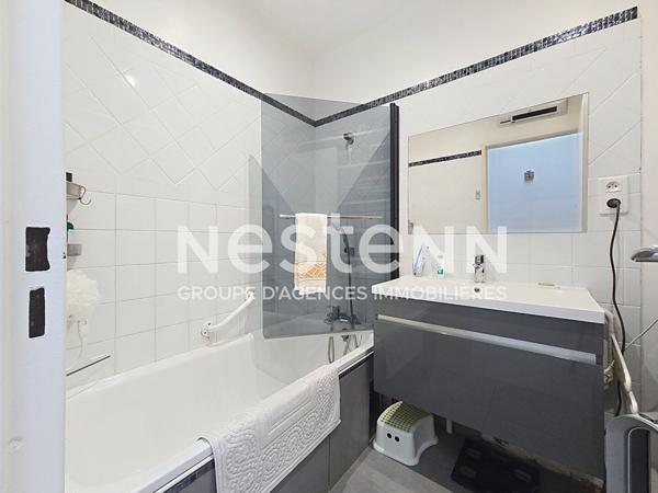 Maison à vendre à Saint-Martin-de-Crau, dans un quartier calme proche du centre.