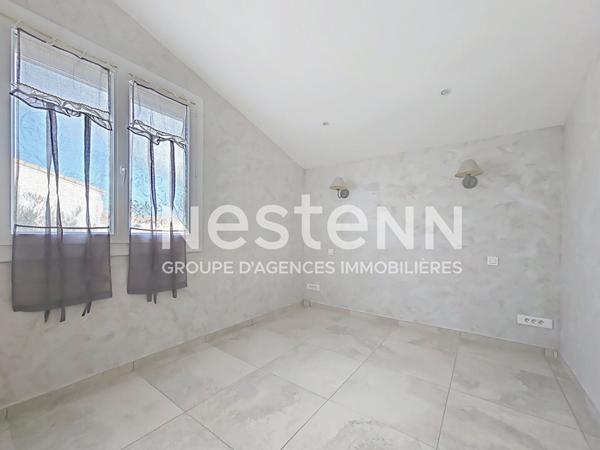 Maison à vendre à Saint-Martin-de-Crau, dans un quartier calme proche du centre.