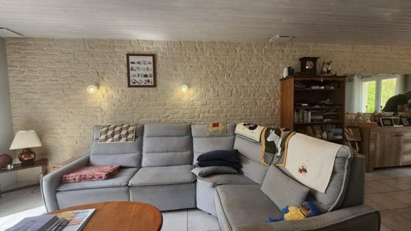 Plain -pied , 2 chambres + bureau, sous sol complet, Jardin sans vis à vis à Fontenay Le Comte