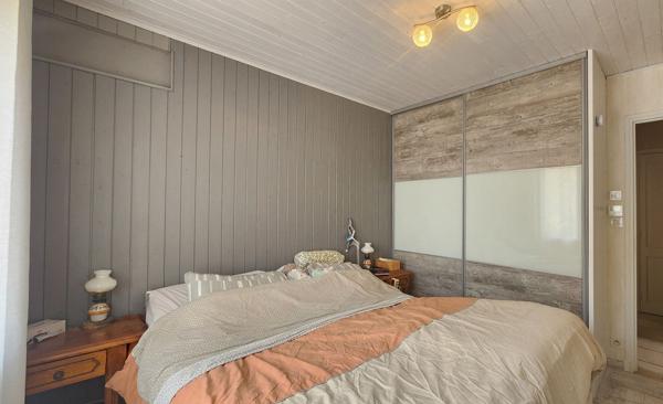 Plain -pied , 2 chambres + bureau, sous sol complet, Jardin sans vis à vis à Fontenay Le Comte