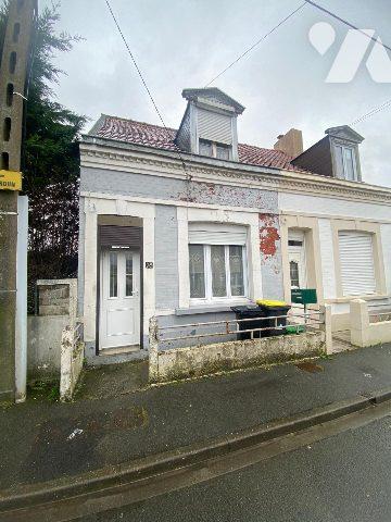 COULOGNE MAISON DE VILLE 2 CHAMBRES COUR