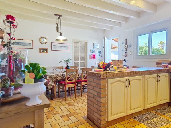 Seignosse (40510) Maison Traditionnelle T7 de 170 m² – Terrain de 1700 m² au Calme, Piscinable et constructible