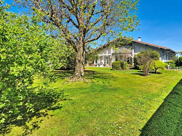 Seignosse (40510) Maison Traditionnelle T7 de 170 m² – Terrain de 1700 m² au Calme, Piscinable et constructible