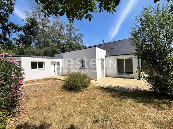 Maison à vendre à Elven centre, maison de plain pied, 4 chambres, jardin