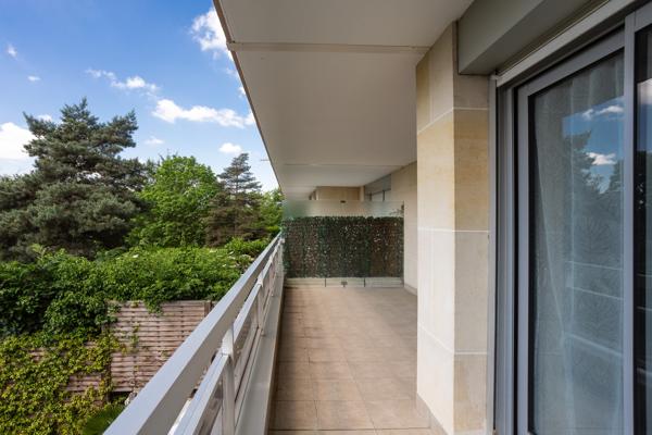 Appartement
         3 pièces
        - 68 m² Exclusivité 275 000 € *