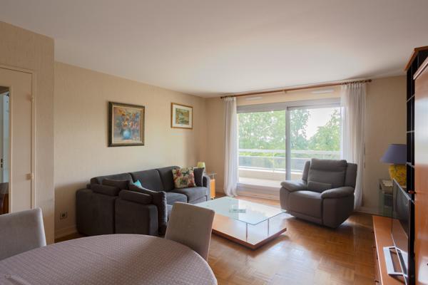 Appartement
         3 pièces
        - 68 m² Exclusivité 275 000 € *