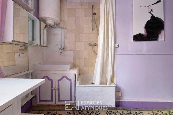 Studio en dernier étage à rafraîchir – Parc Monceau