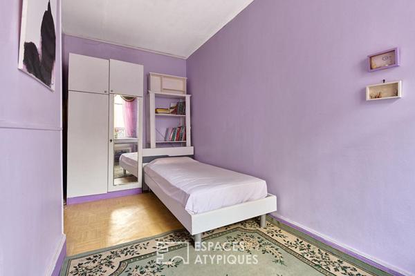 Studio en dernier étage à rafraîchir – Parc Monceau