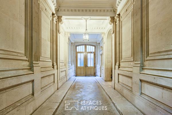 Studio en dernier étage à rafraîchir – Parc Monceau