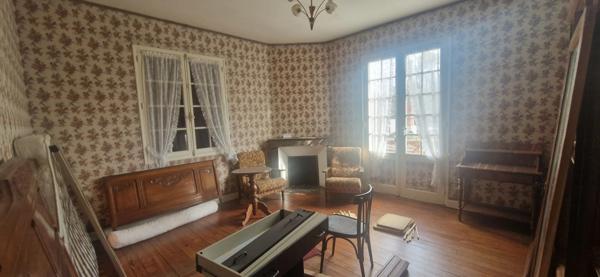 Maison à vendre 8 pièces LOSSE (40)