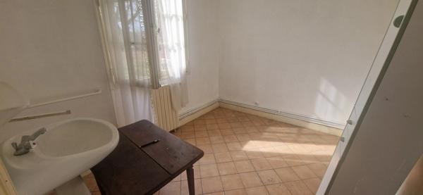 Maison à vendre 8 pièces LOSSE (40)