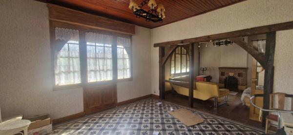 Maison à vendre 8 pièces LOSSE (40)