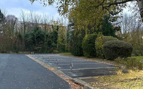 Stationnement à louer    12,50 m2 Herblay