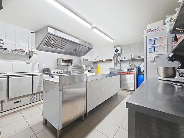 Murs et Fonds de commerce, restaurant  110 m²