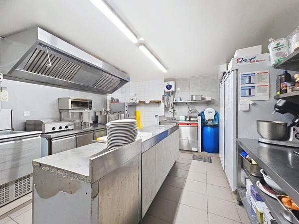 Murs et Fonds de commerce, restaurant  110 m²