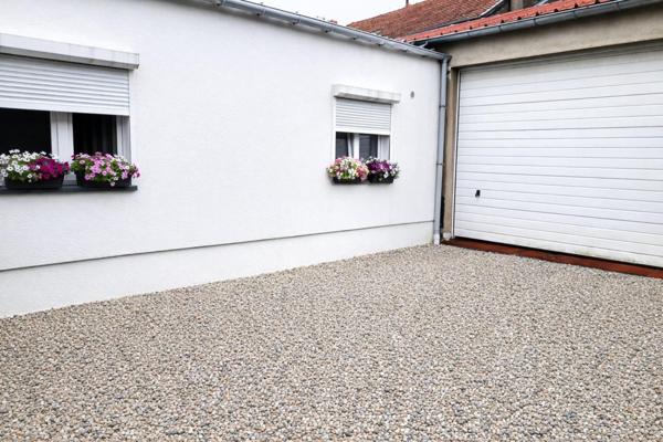 Plain pied récent avec garage et terrasse !